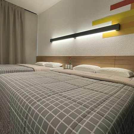 Hotel 10 ג'וינוויל מראה חיצוני תמונה