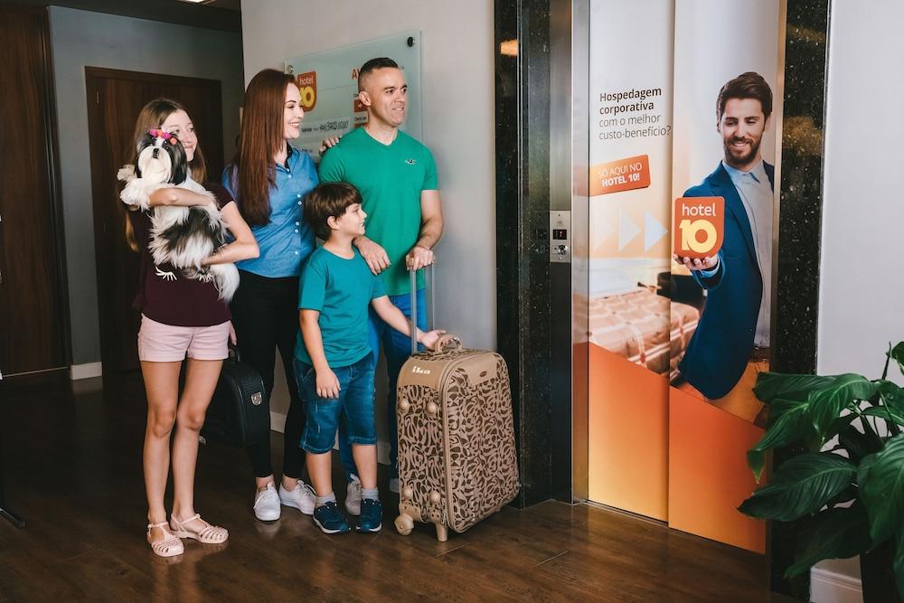 Hotel 10 ג'וינוויל מראה חיצוני תמונה