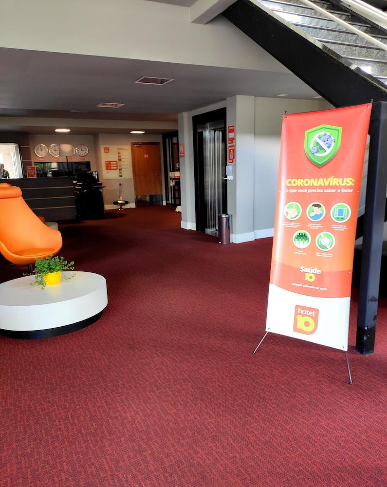 Hotel 10 ג'וינוויל מראה חיצוני תמונה