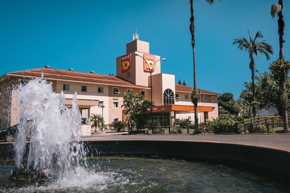 Hotel 10 ג'וינוויל מראה חיצוני תמונה