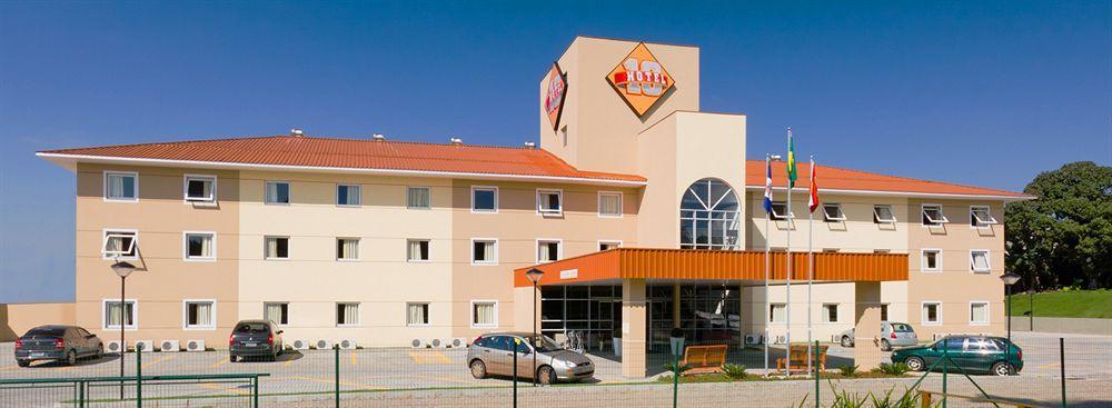 Hotel 10 ג'וינוויל מראה חיצוני תמונה