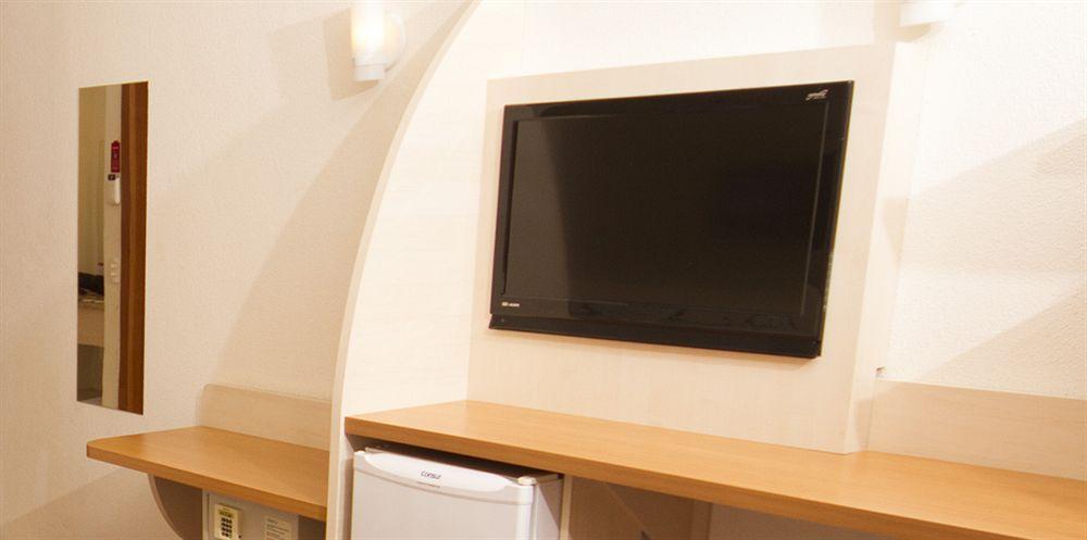 Hotel 10 ג'וינוויל מראה חיצוני תמונה