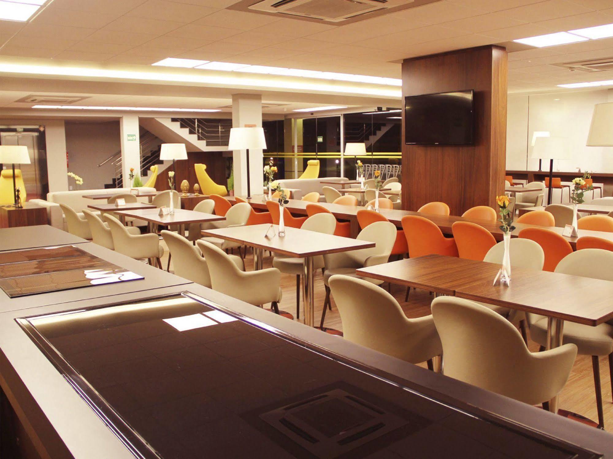 Hotel 10 ג'וינוויל מראה חיצוני תמונה