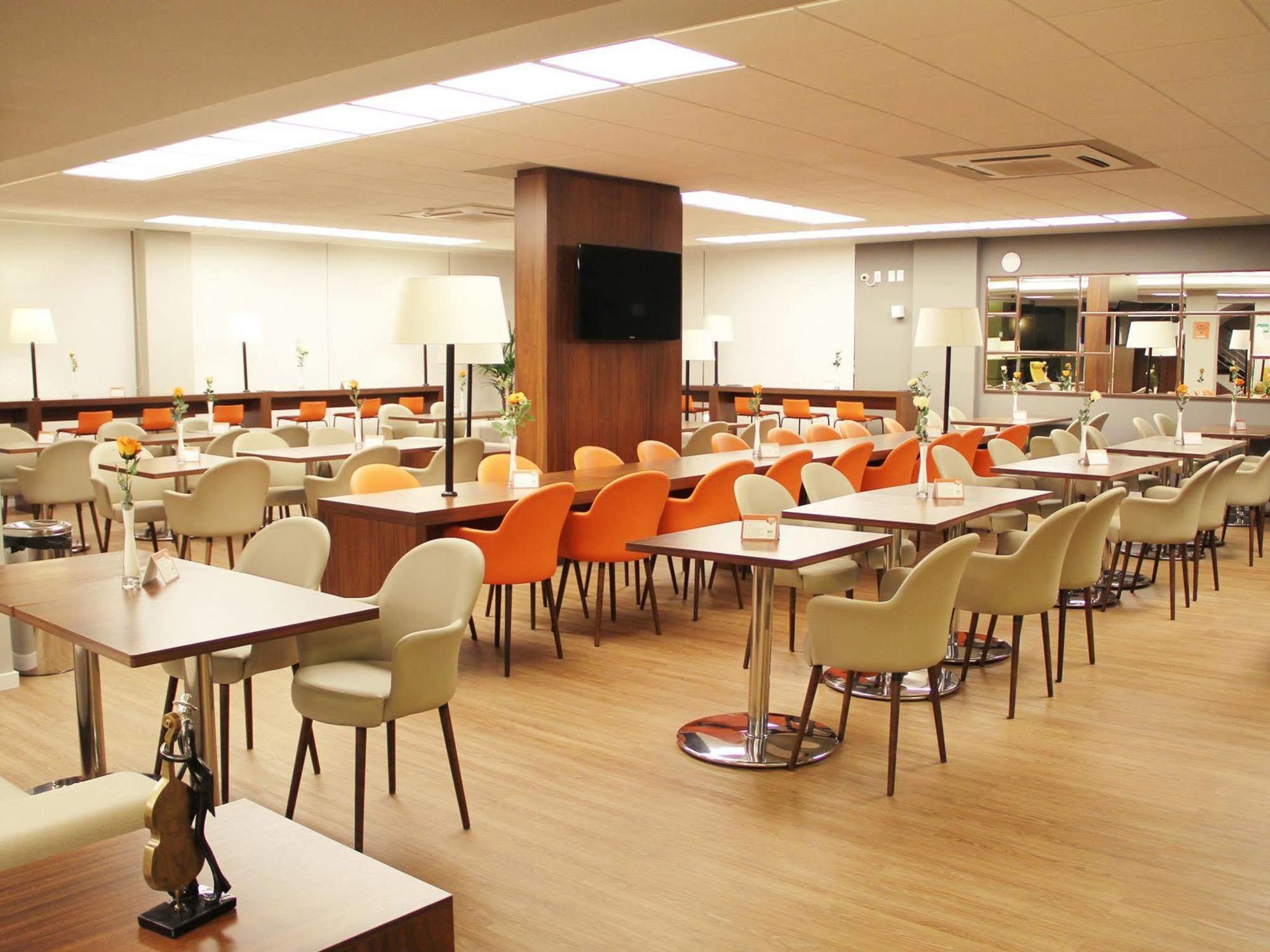 Hotel 10 ג'וינוויל מראה חיצוני תמונה