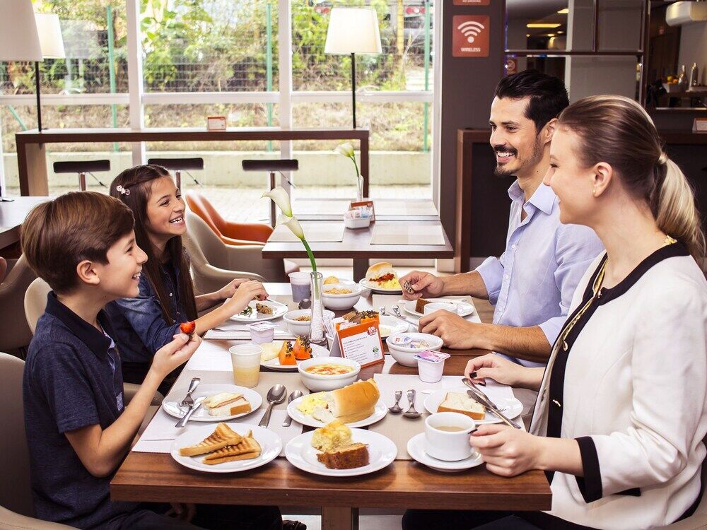 Hotel 10 ג'וינוויל מראה חיצוני תמונה
